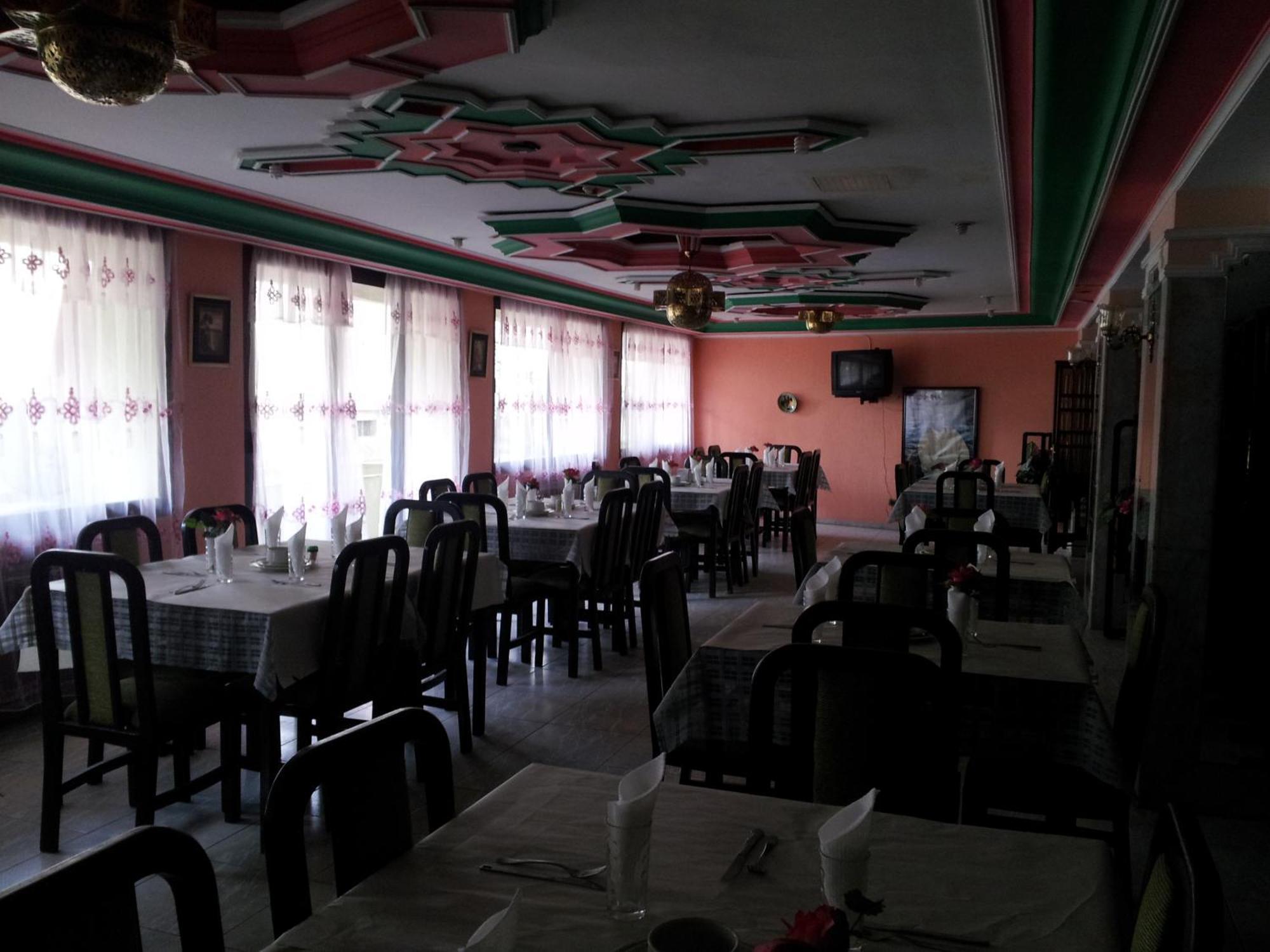 Hotel La Giralda Надор Екстериор снимка