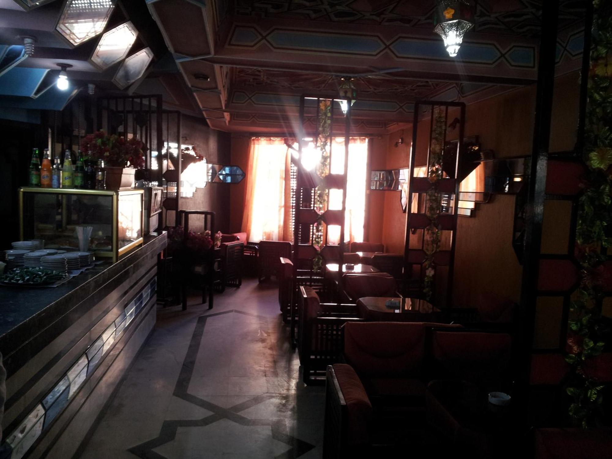 Hotel La Giralda Надор Екстериор снимка