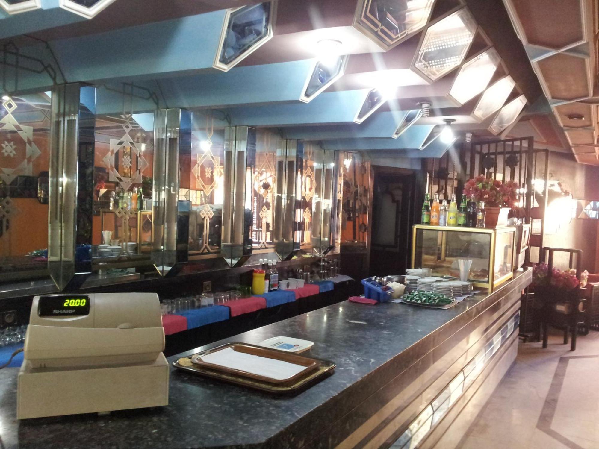 Hotel La Giralda Надор Екстериор снимка
