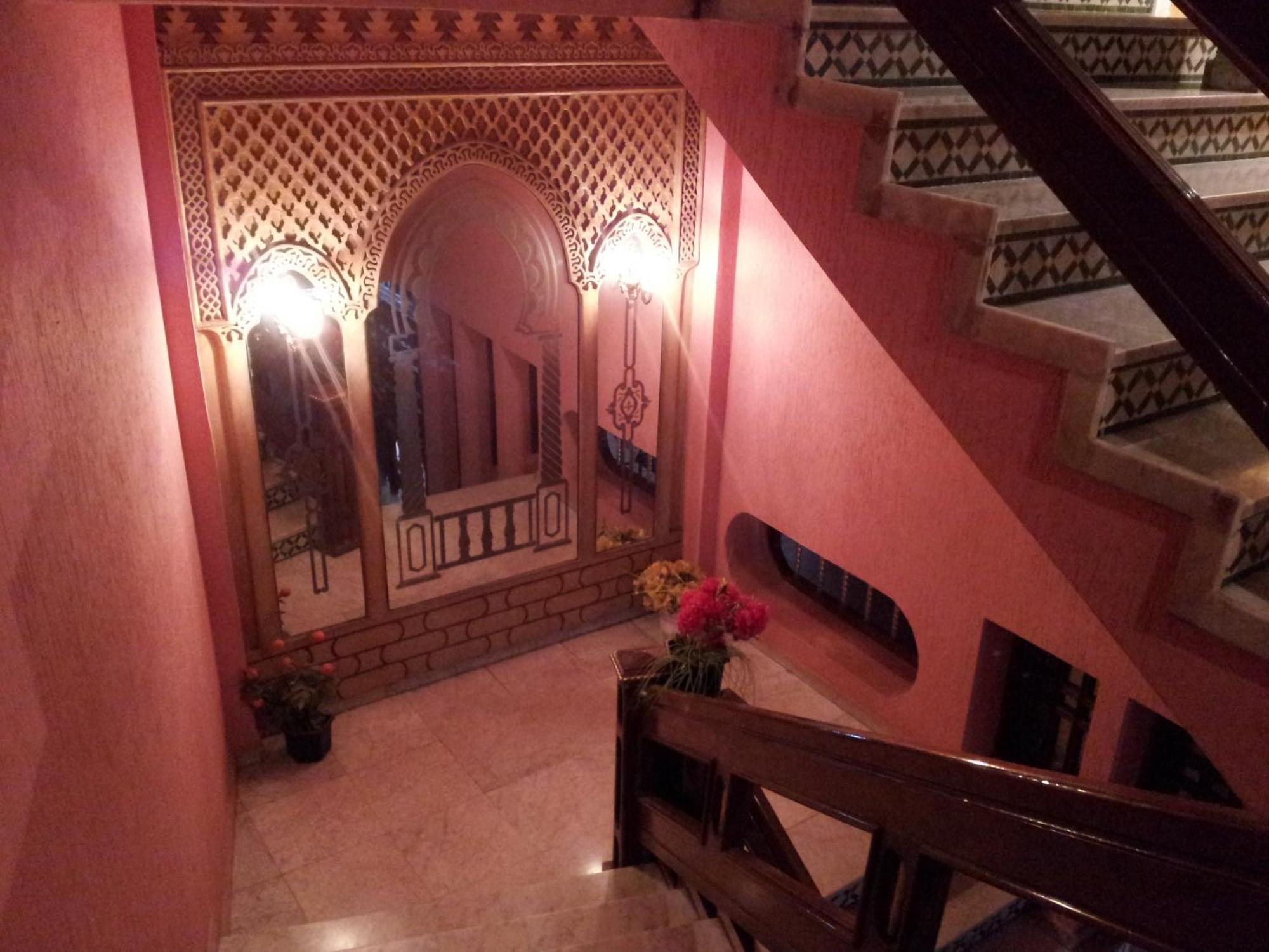 Hotel La Giralda Надор Екстериор снимка