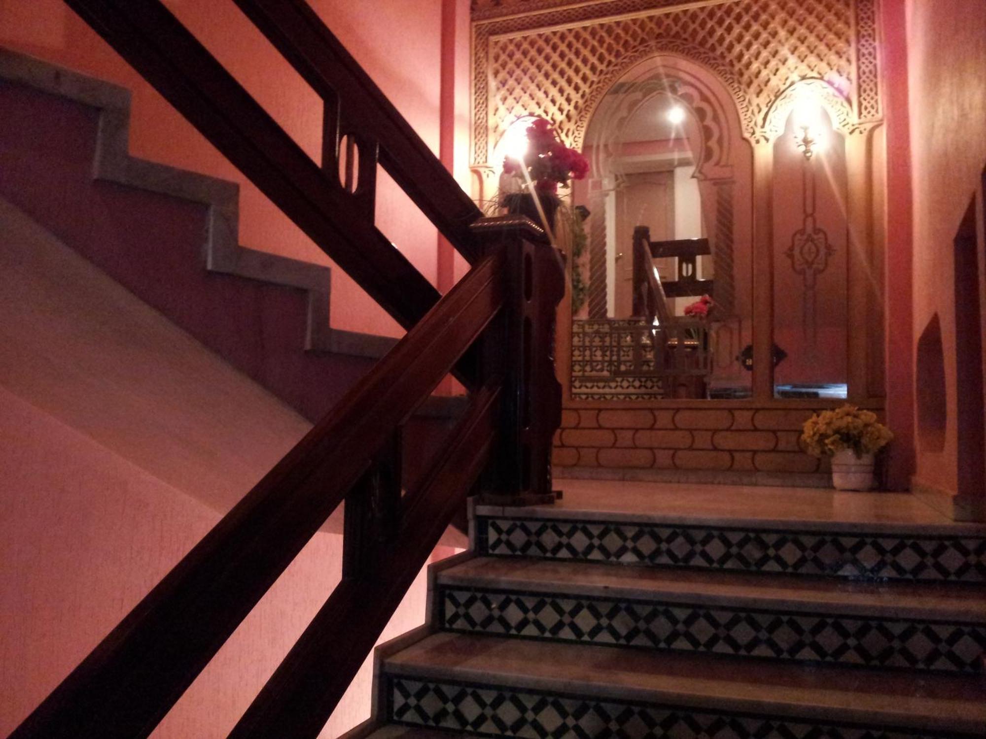 Hotel La Giralda Надор Екстериор снимка
