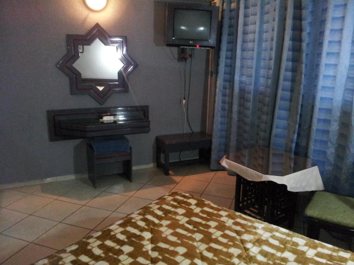 Hotel La Giralda Надор Екстериор снимка